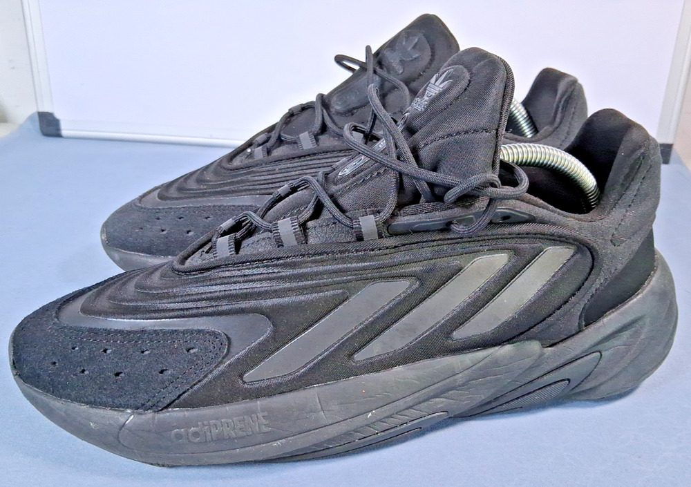Adidas Ozelia Triple Black Carbon Men Size 10 Sneakers H04250 Running Shoes Low